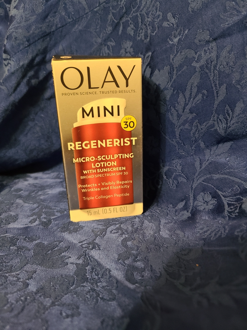 OLAY Regenerist Mini Micro-Sculpting Lotion SPF 30 - Red & Gold Packaging